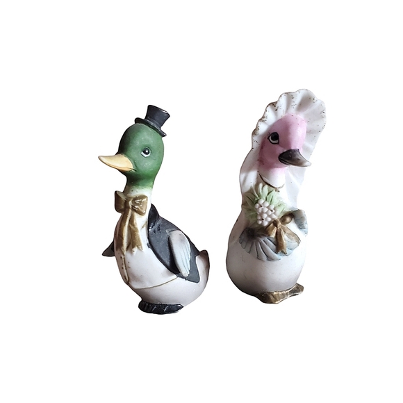 Vintage Bride And Groom duck Salt And Pepper Shakers - Picture 1 of 3